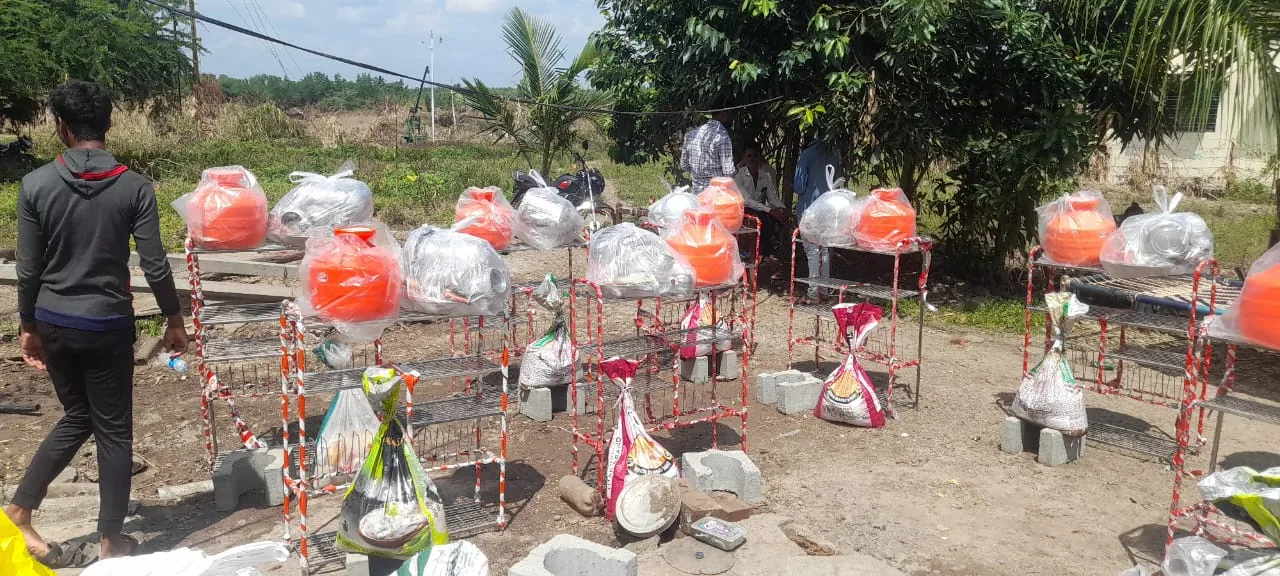 Flood relief distribution, Salse, October 2025